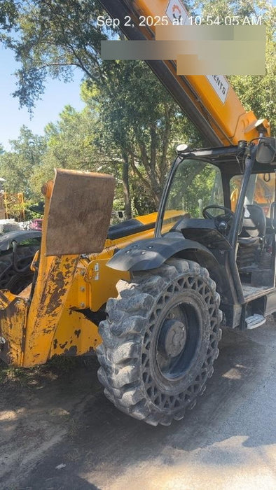2019 JCB 510-56 Canopy, 74 HP, Solid Tires, STD Worklight, Beacon, Aux Hydraulics, Lifting Eye, Back up Alarm w/66" Carriage/60" Forks