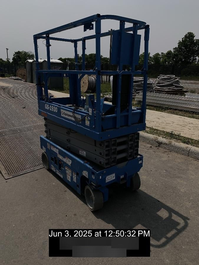 2020 Genie GS-1930 Solid Non Marking Tires, Beacon, Folding rails with half height swing gate