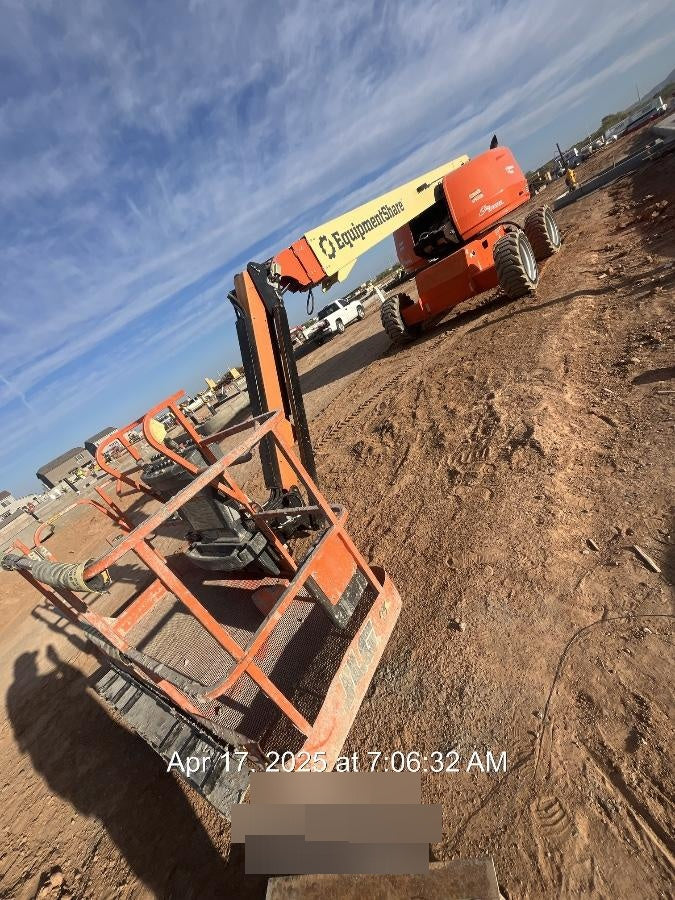 2022 JLG 660SJ