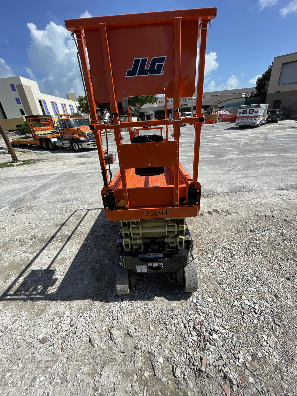 2022 JLG ES2632