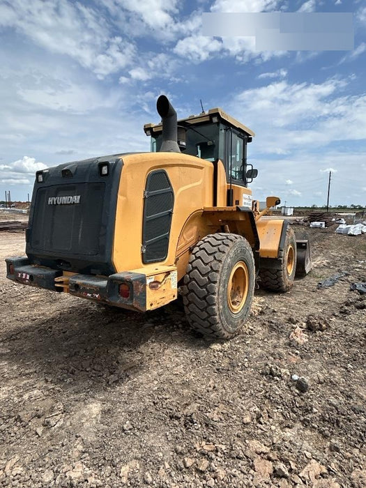 2018 Hyundai HL940 HL 940 Wheel loader, Werk Brau JRB quick coupler, 2.5 yd bucket, and Forks
