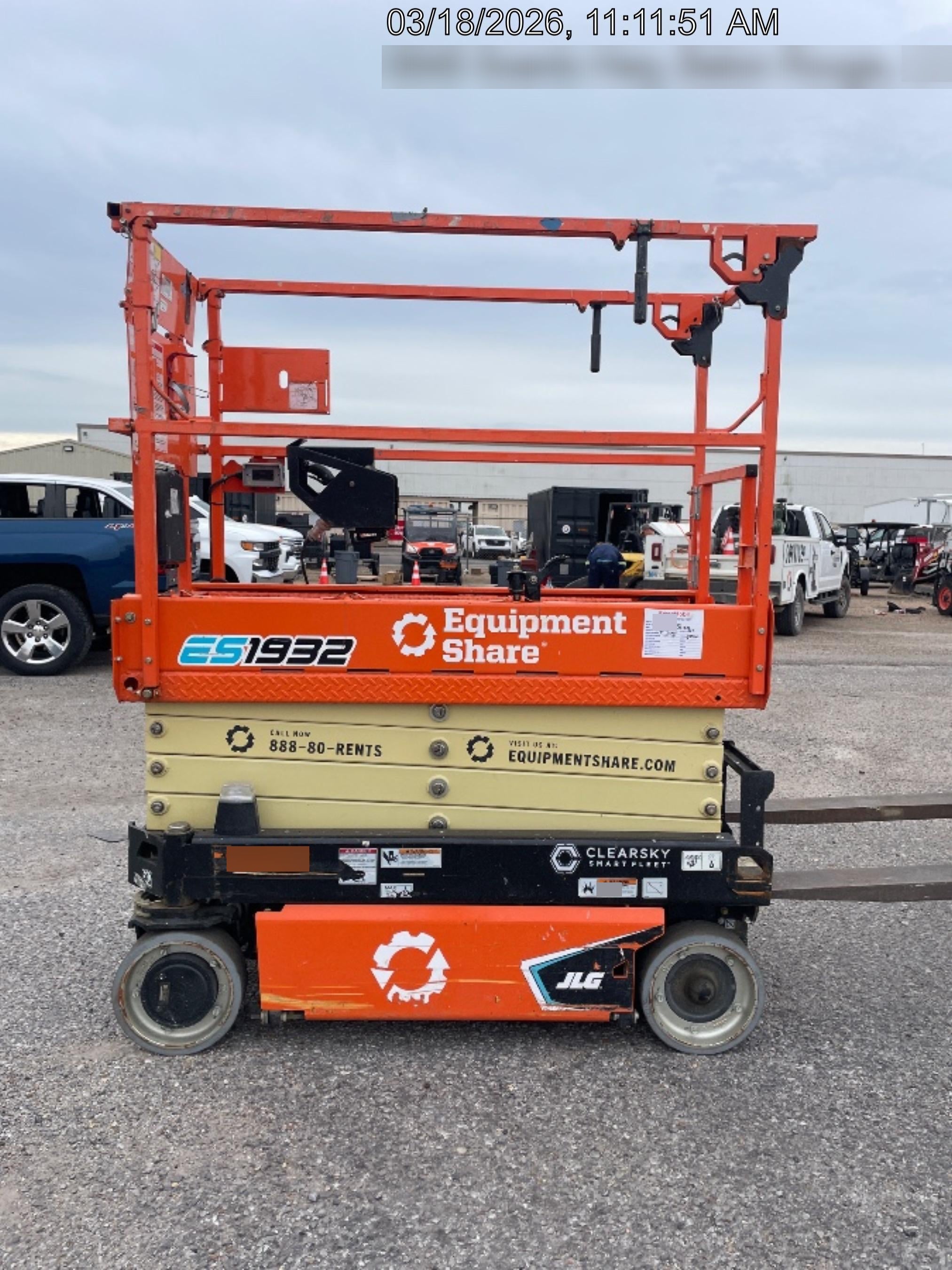 2024 JLG ES1932