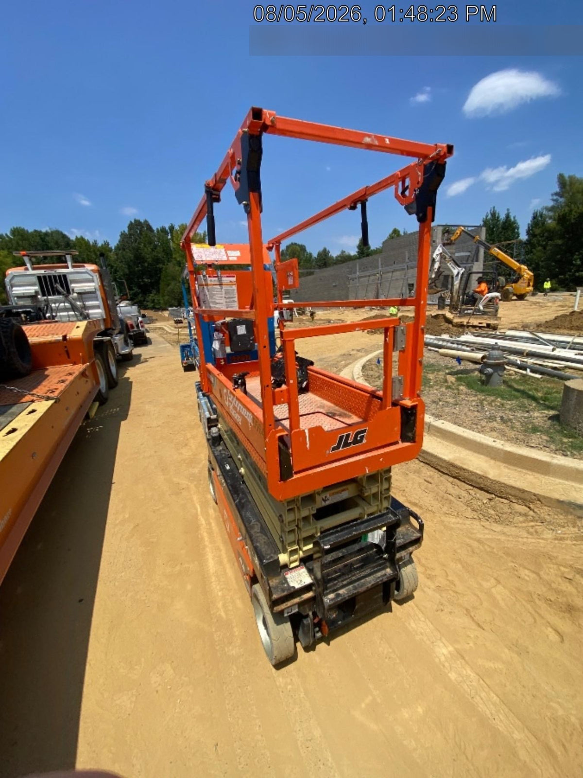 2025 JLG ES1932