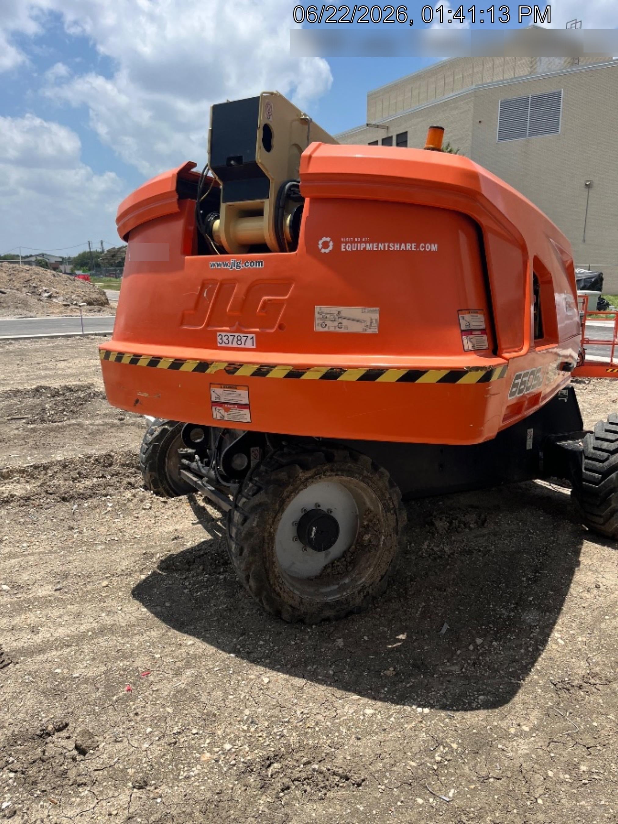 2023 JLG 660SJ