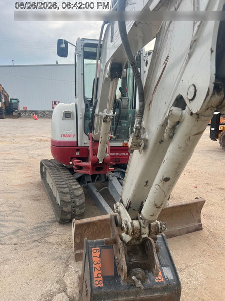 2022 TAKEUCHI TB235-2CR