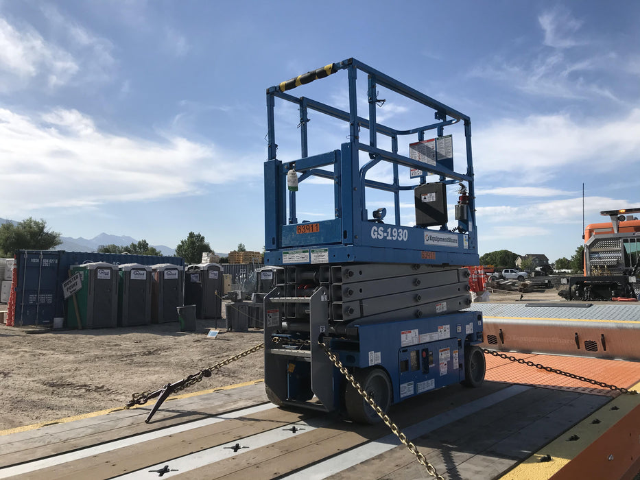 2020 Genie GS-1930 Solid Non Marking Tires, Beacon, Folding rails with half height swing gate