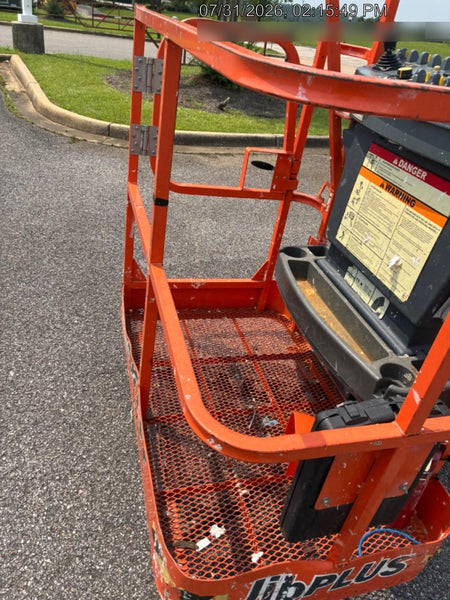 2021 JLG E300AJP