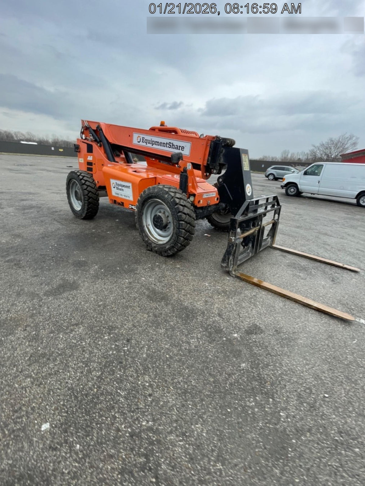 2020 Skytrak 8042 74 Hp, FF Tires, Work Lights, Beacon, Aux Hydraulics, Back up Alarm, Lifting Eye, ES Decals