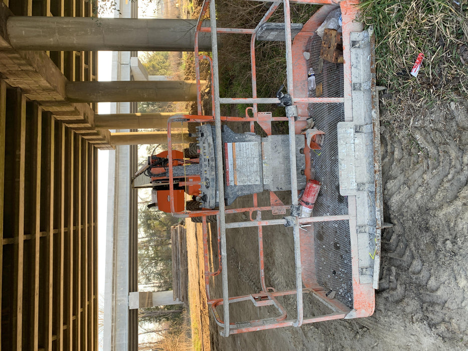 2020 JLG 860SJ Deutz Diesel Engine, FF Tires, Rotating Beacon, Panel Cradle Package