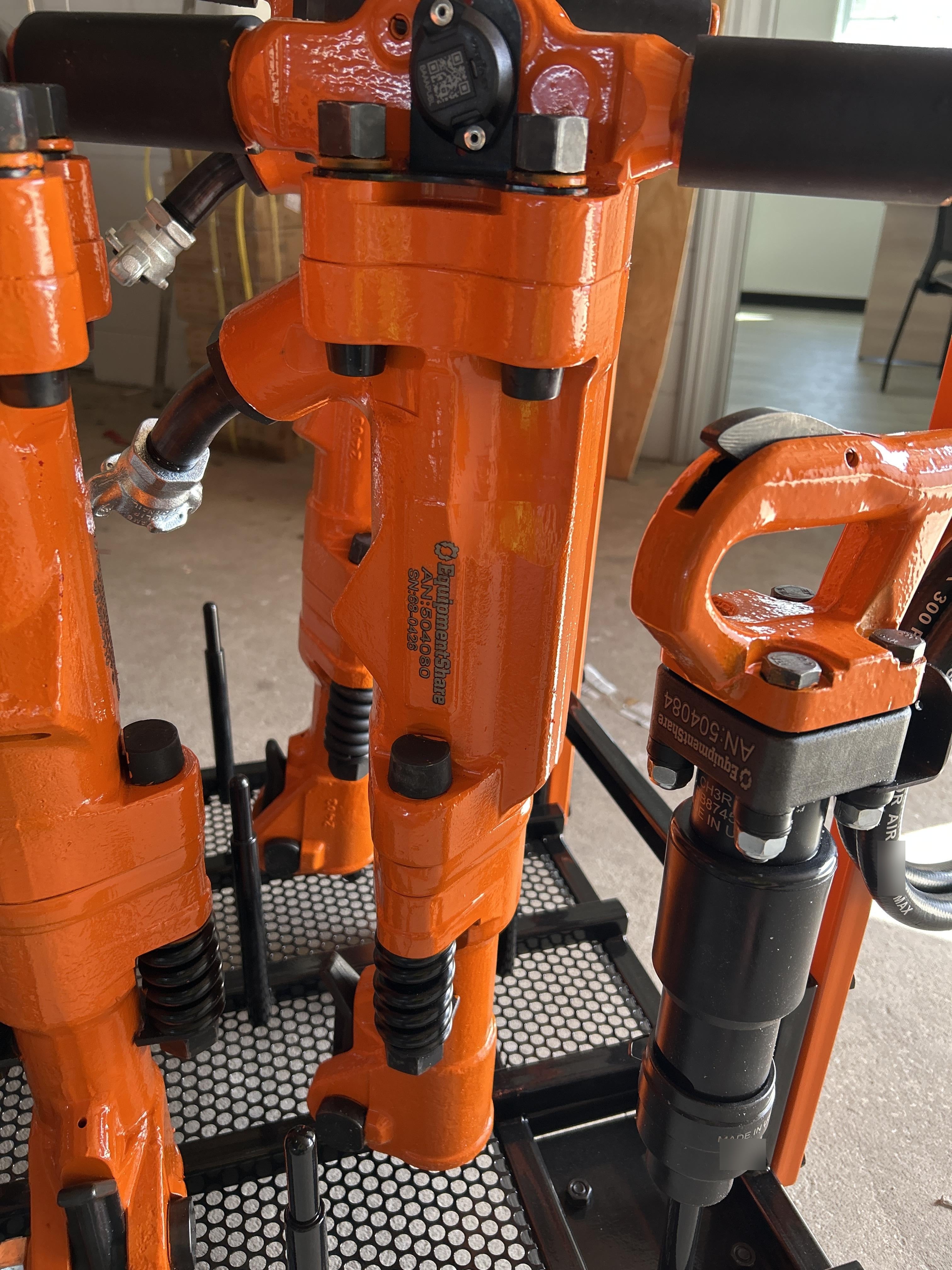 2024 MICHIGAN PNEUMATIC ES-TPB60-118-TRACKER