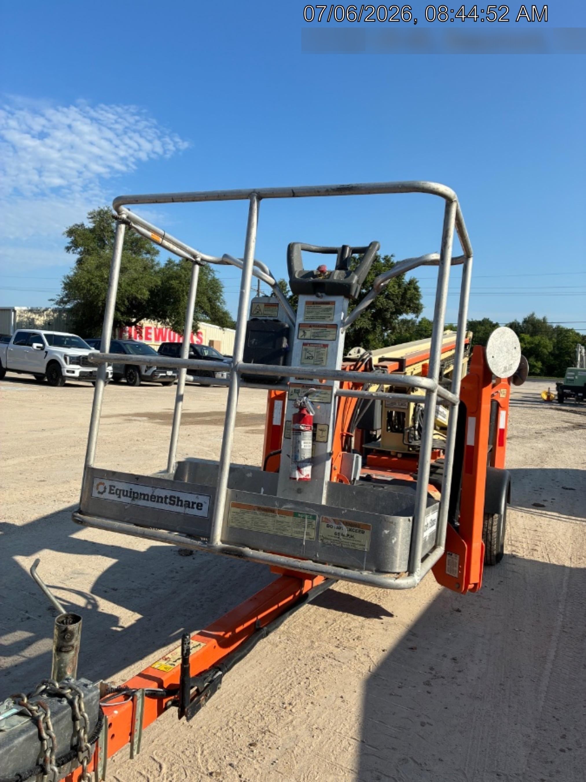 2022 JLG T350