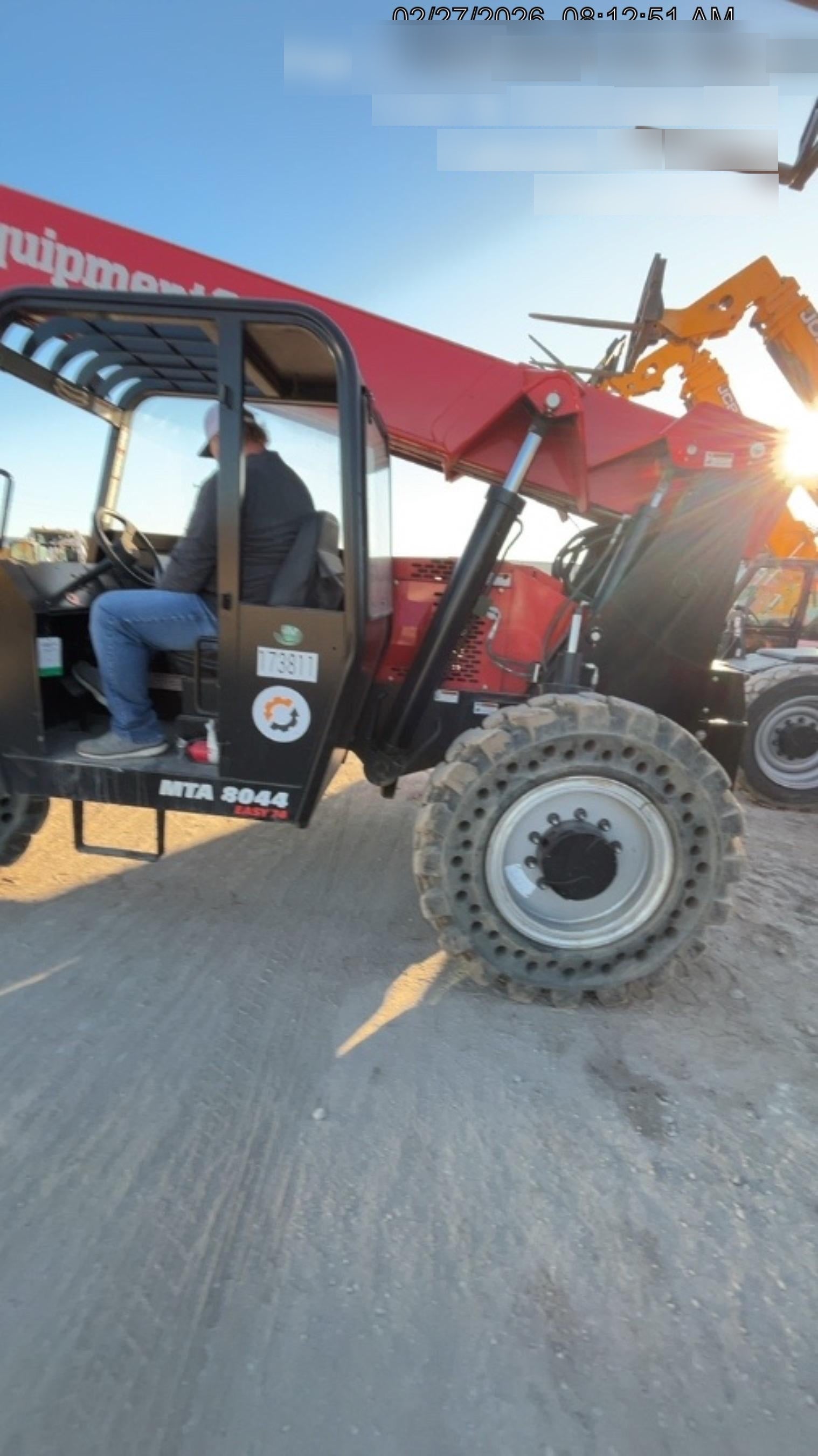 2021 MANITOU MTA8044