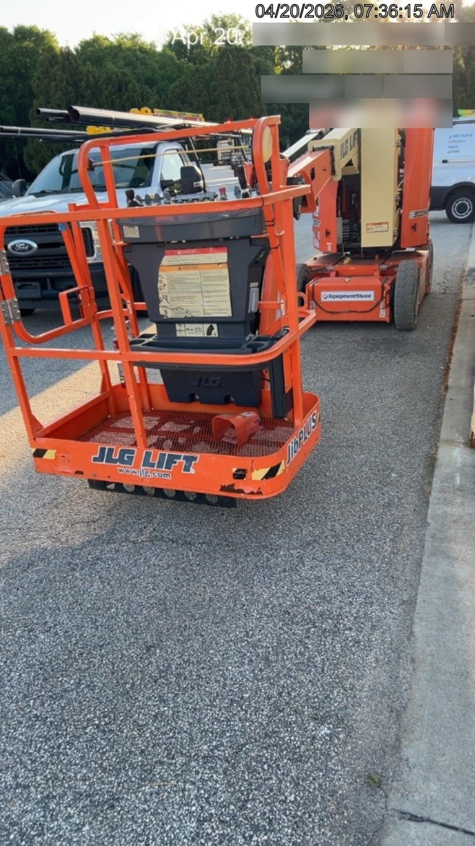 2022 JLG E300AJP