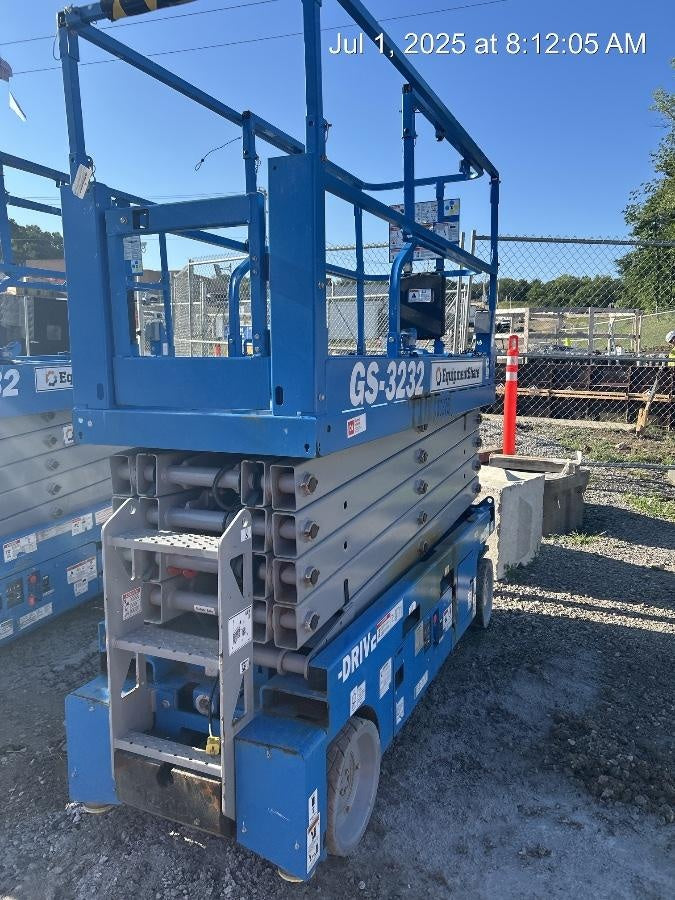2021 GENIE GS-3232