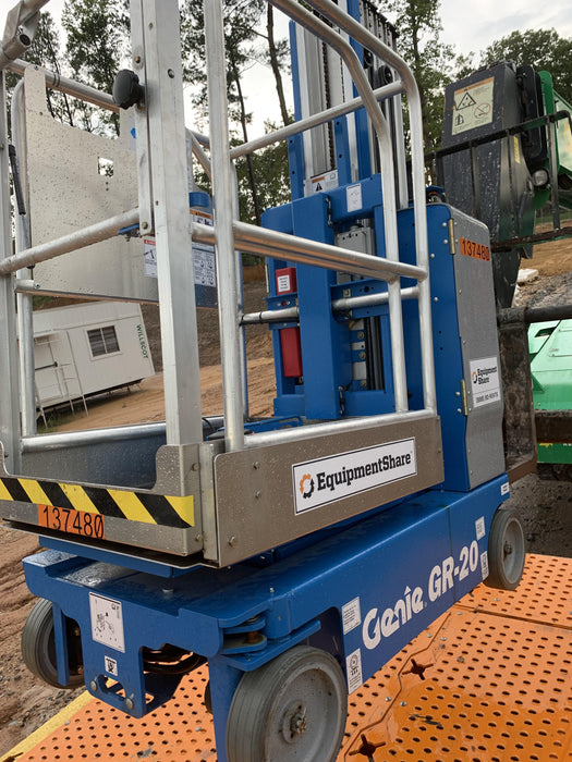 2021 GENIE GR-20