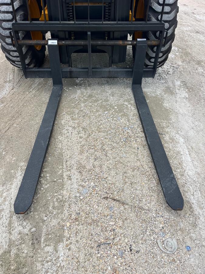 2025 JCB 940-4