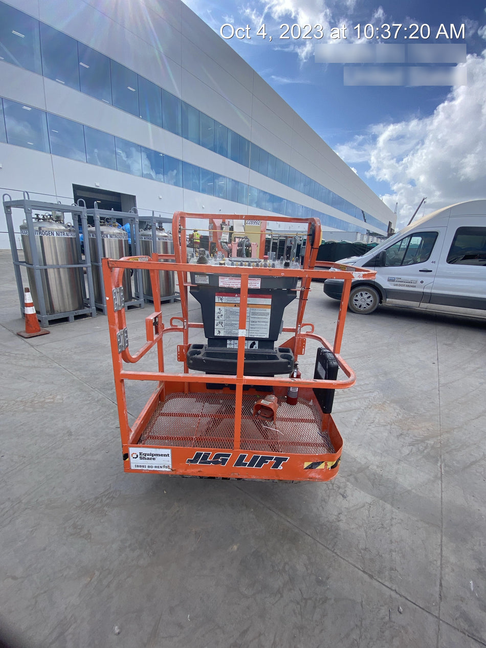 2022 JLG E300AJP