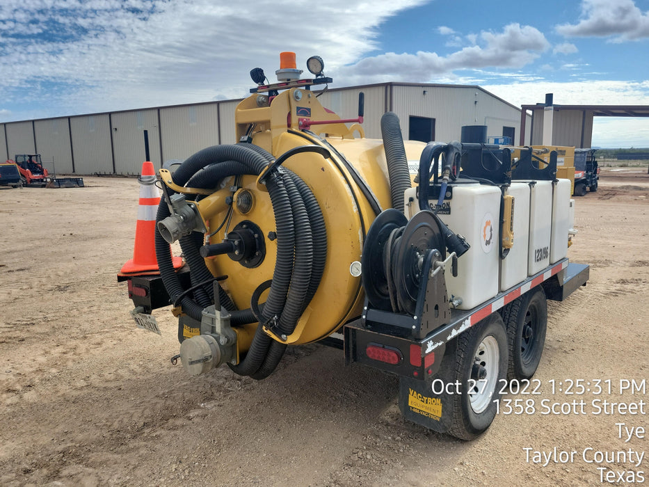 2021 Vac-Tron LP573XDT 500 Gallon Debris Tank w/ Hydraulic Tilt, two (2) 100 Gallon Water Tanks, Low Profile Torsion Axles (12,000 GVWR)