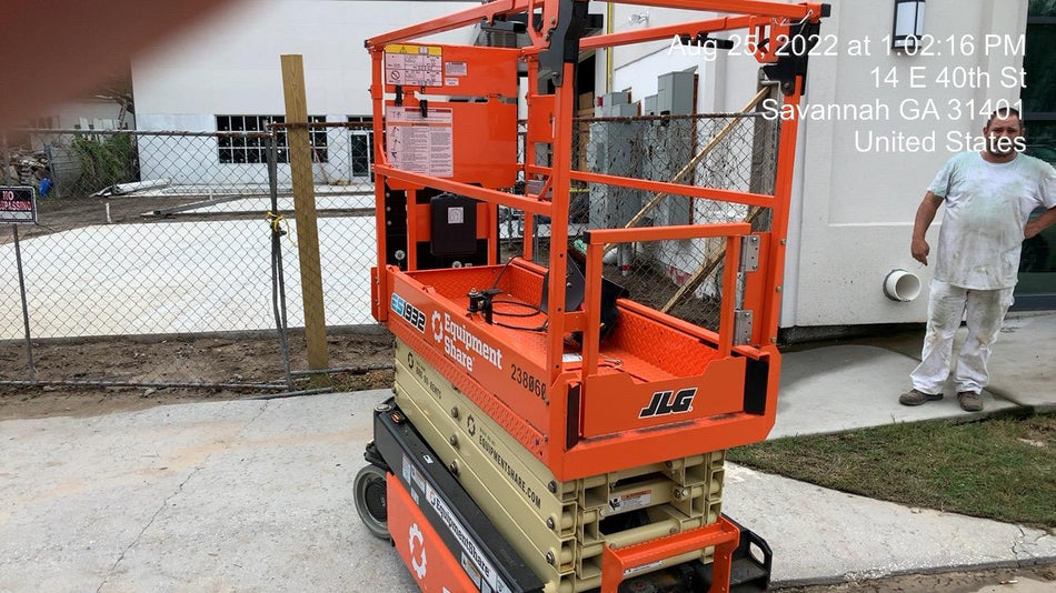 2022 JLG ES1932