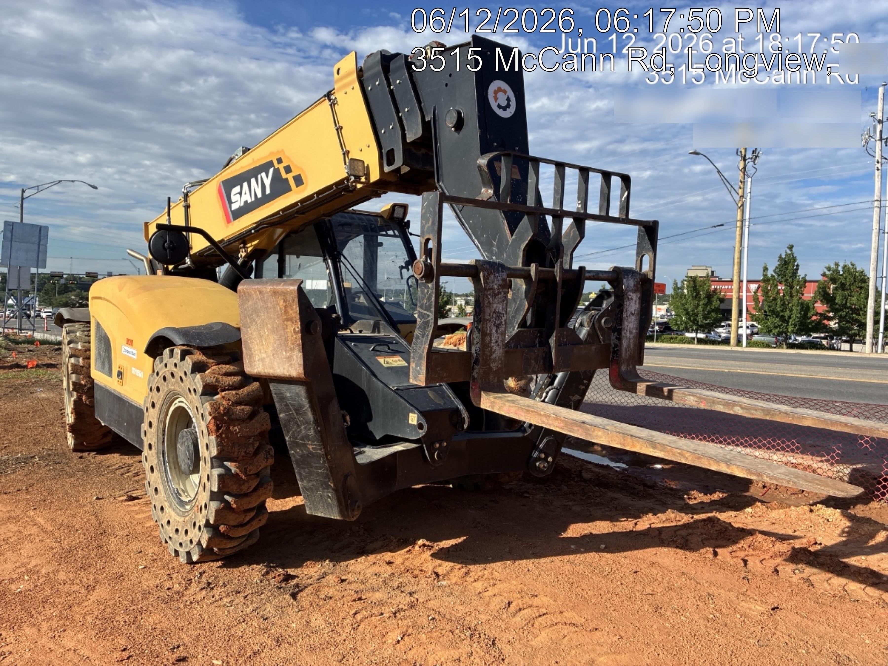 2022 SANY STH1056