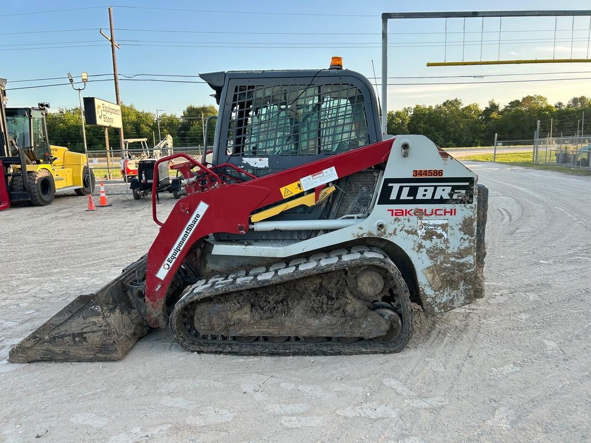 2023 TAKEUCHI TL8R2-CR