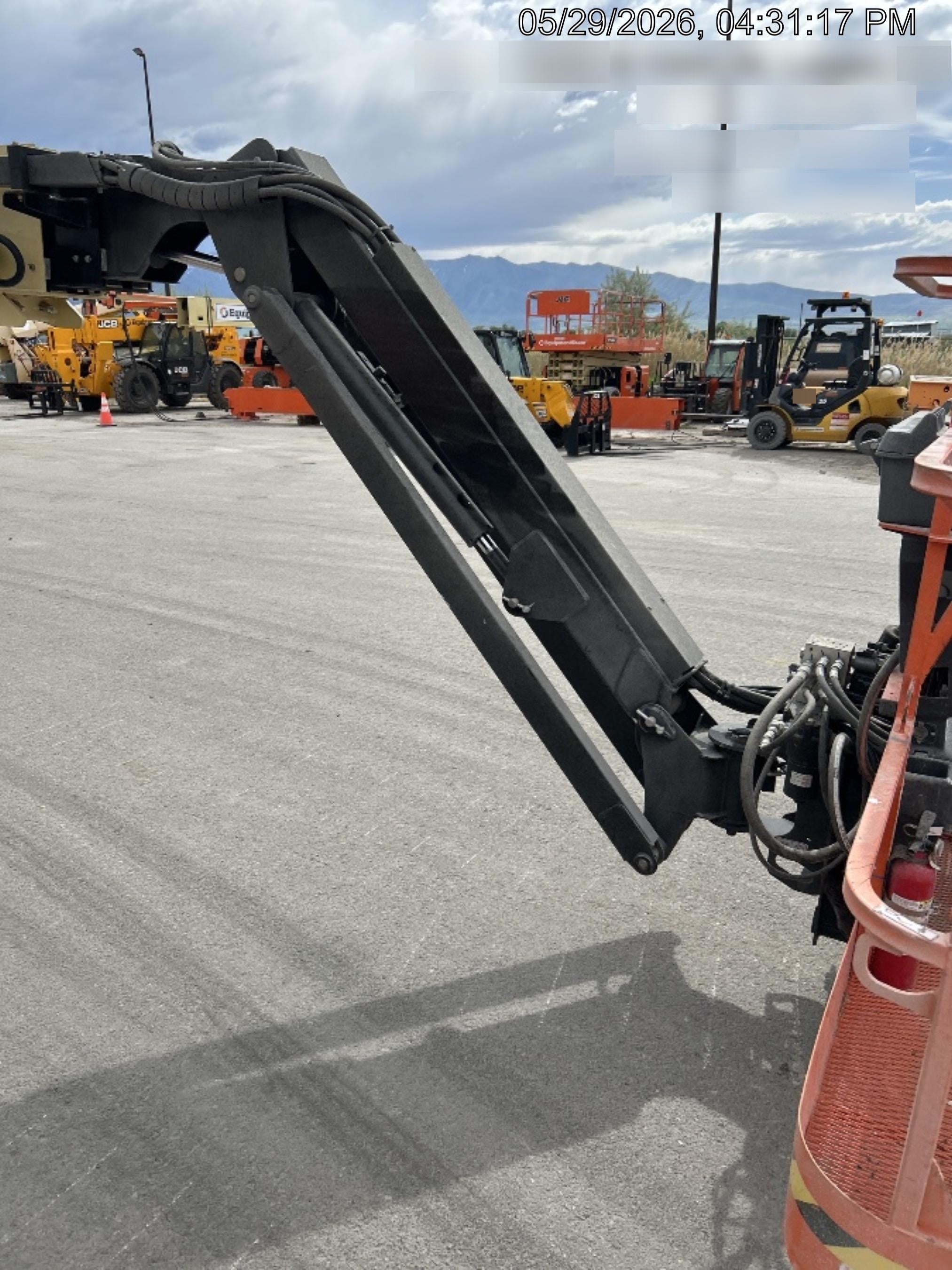 2024 JLG 660SJ
