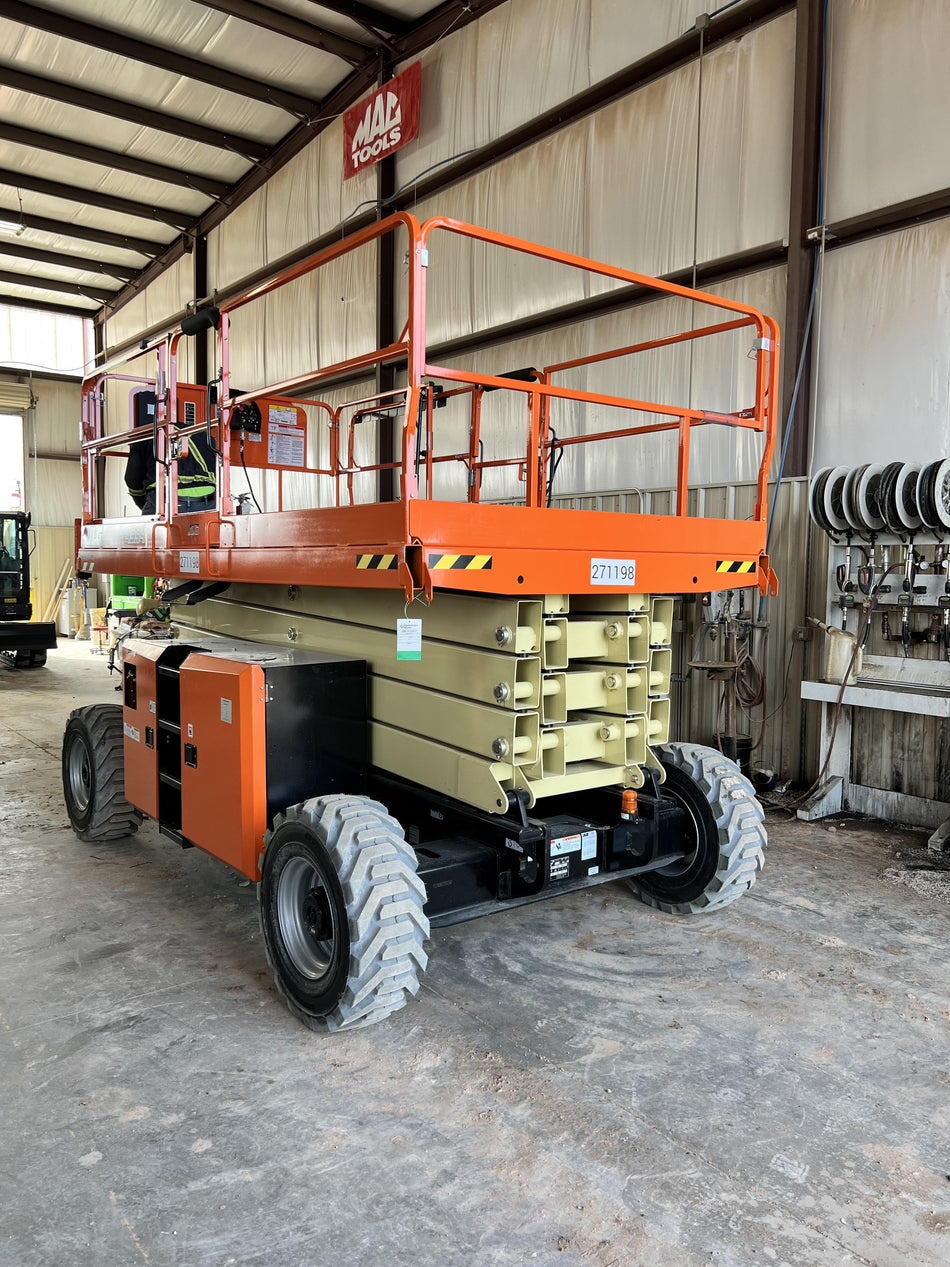 2022 JLG 4394RT