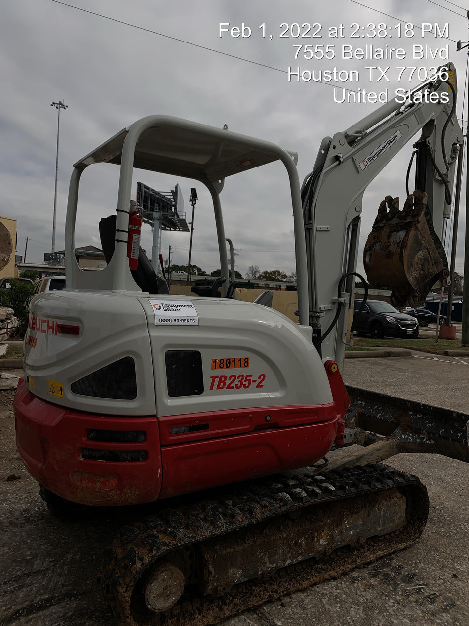 2021 TAKEUCHI TB235-2R