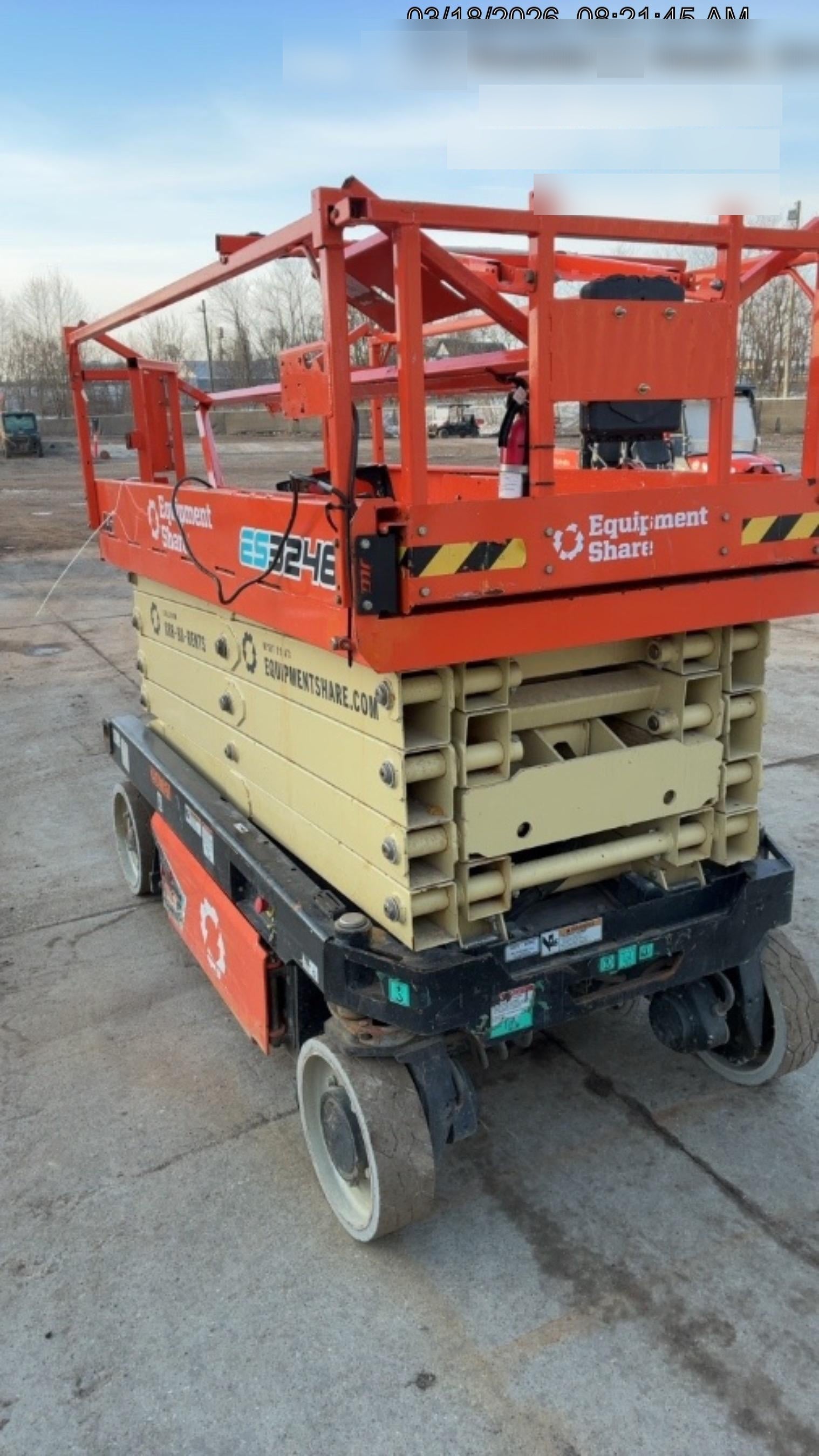 2022 JLG ES3246