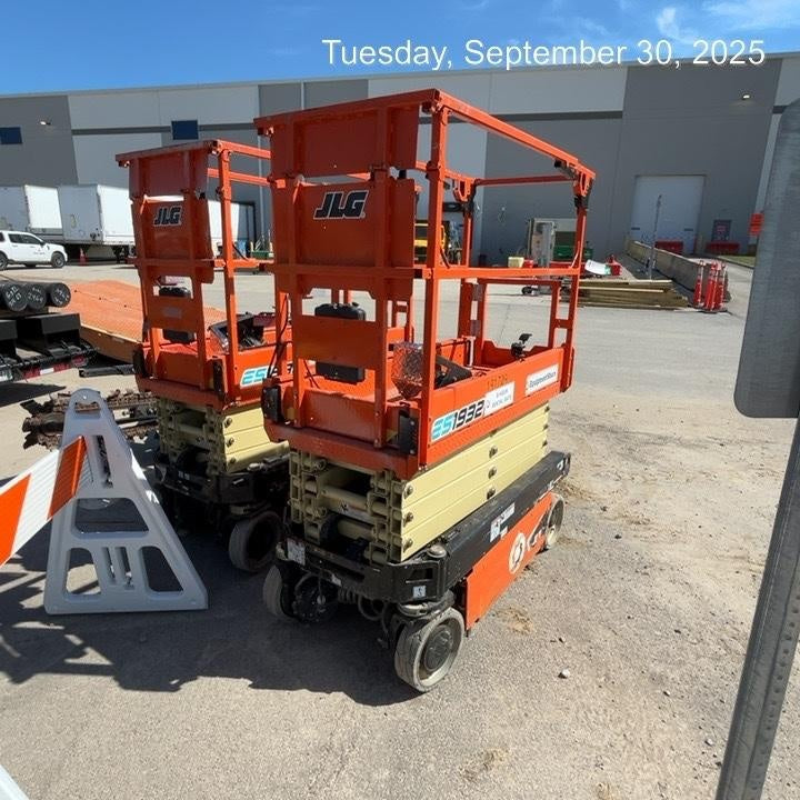 2021 JLG ES1932