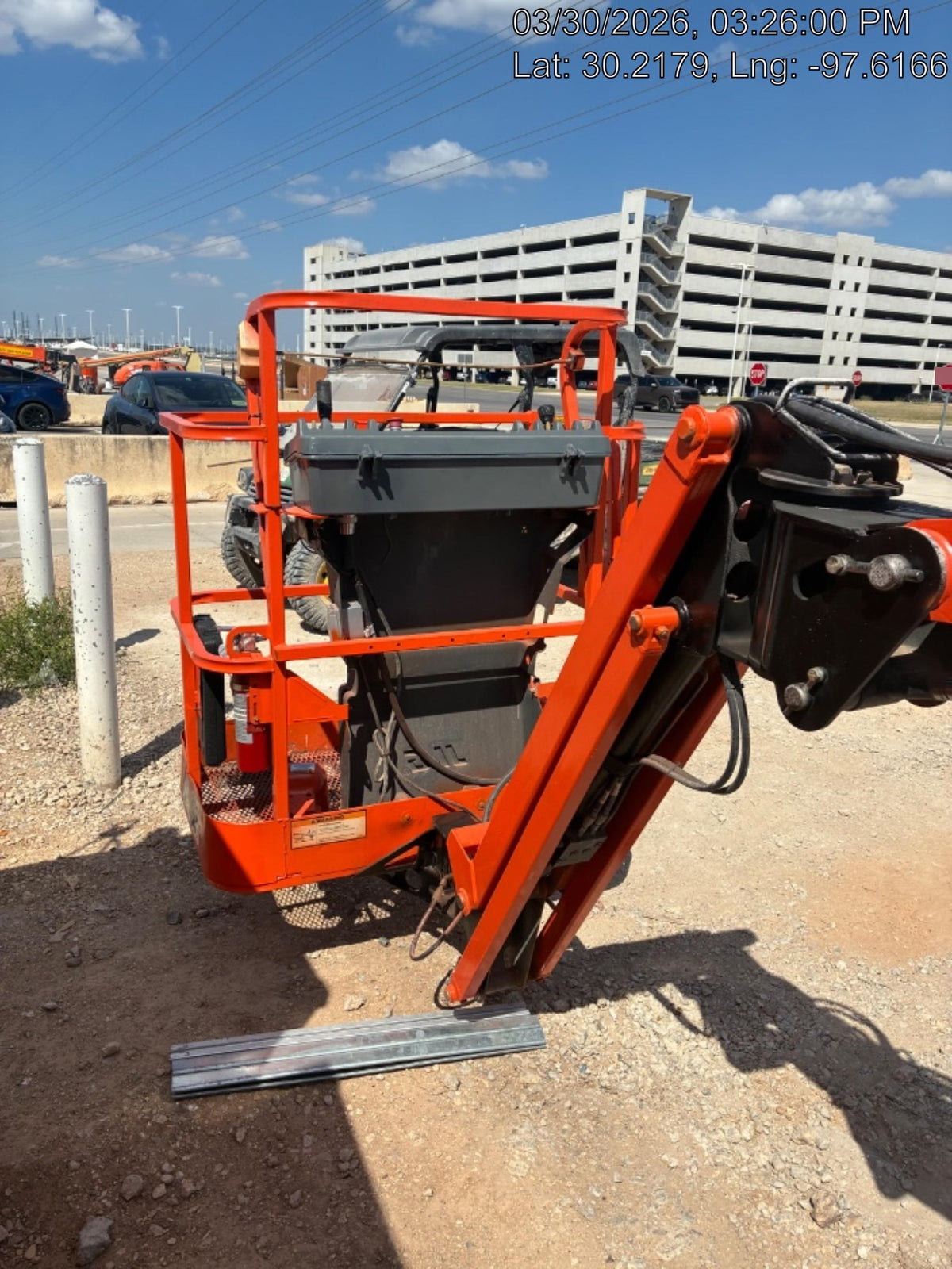2019 JLG E300AJP