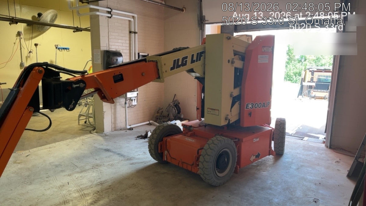 2019 JLG E300AJP