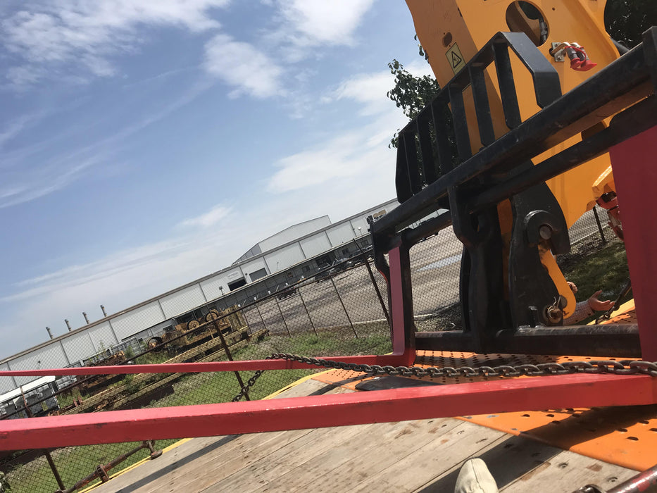 2018 JCB 510-56 JCB 510-56 Telehandler 74 HP w/CAB/HVAC, Beacon, Worklights, Aux Hydraulics, Solid Tires, 60" Carriage/Forks