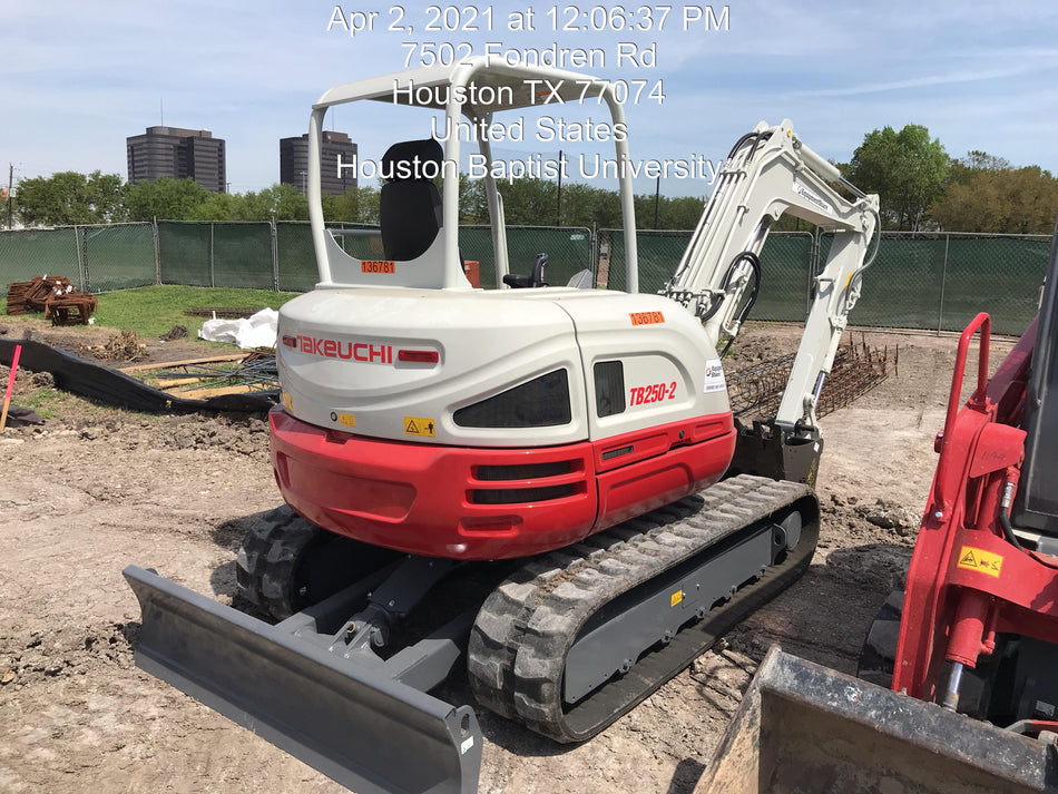 2021 TAKEUCHI TB250-2