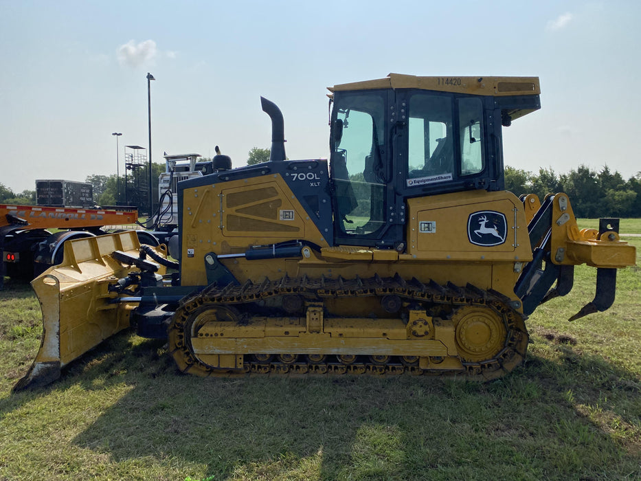 2020 JOHN DEERE 700L