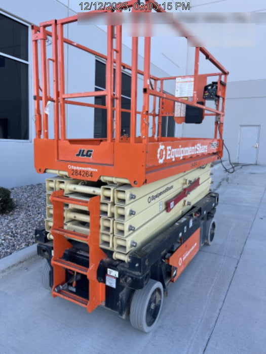 2022 JLG R4045
