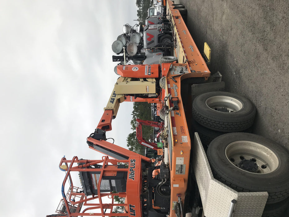 2019 JLG E300AJP