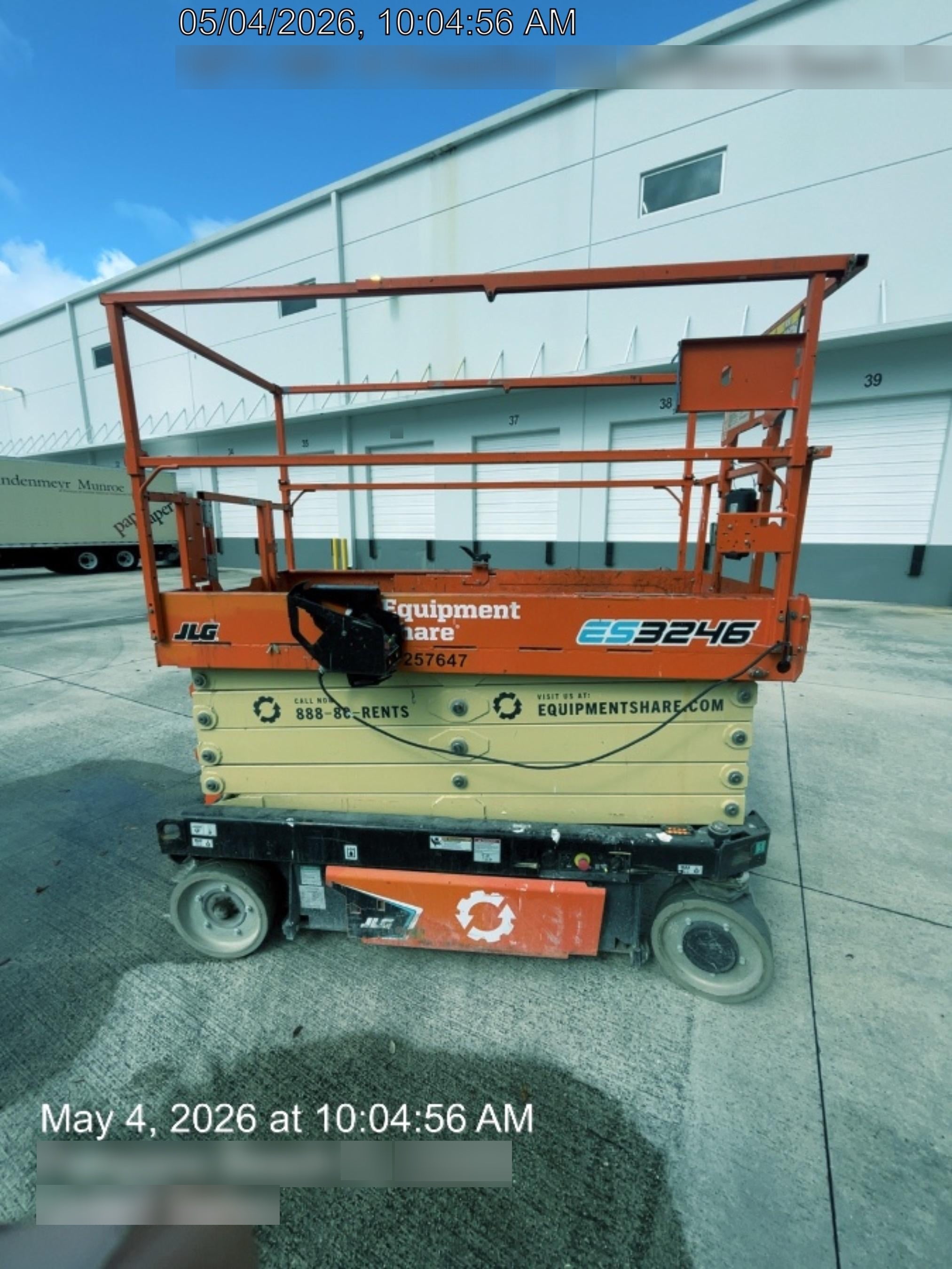 2022 JLG ES3246
