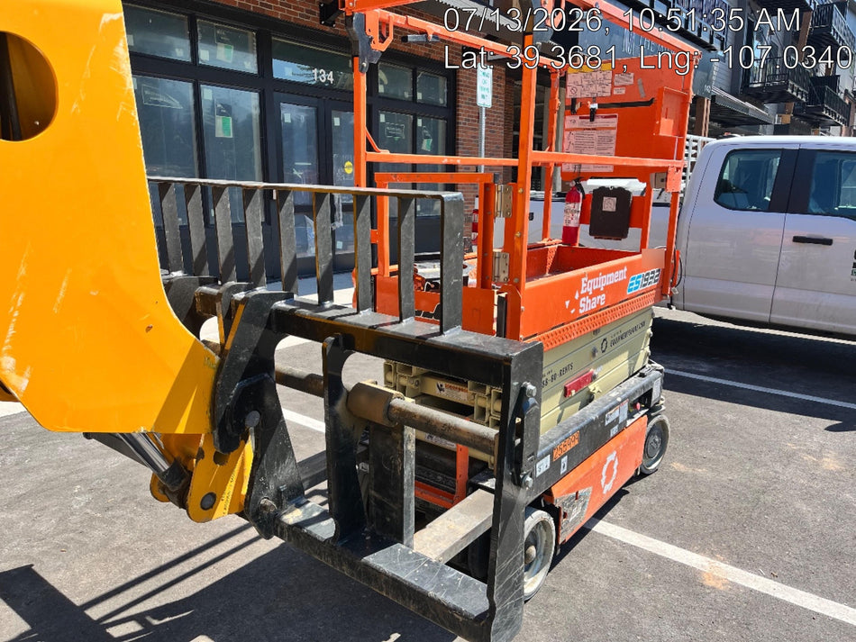2022 JLG ES1932