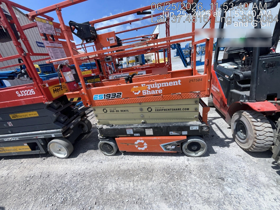 2023 JLG ES1932