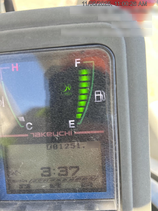 2021 TAKEUCHI TB235-2R