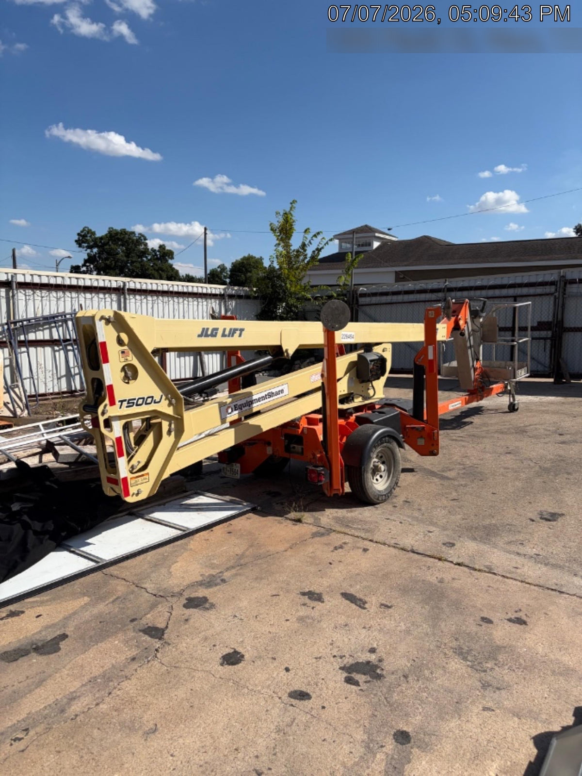 2022 JLG T500J