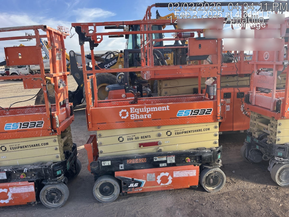 2022 JLG ES1932