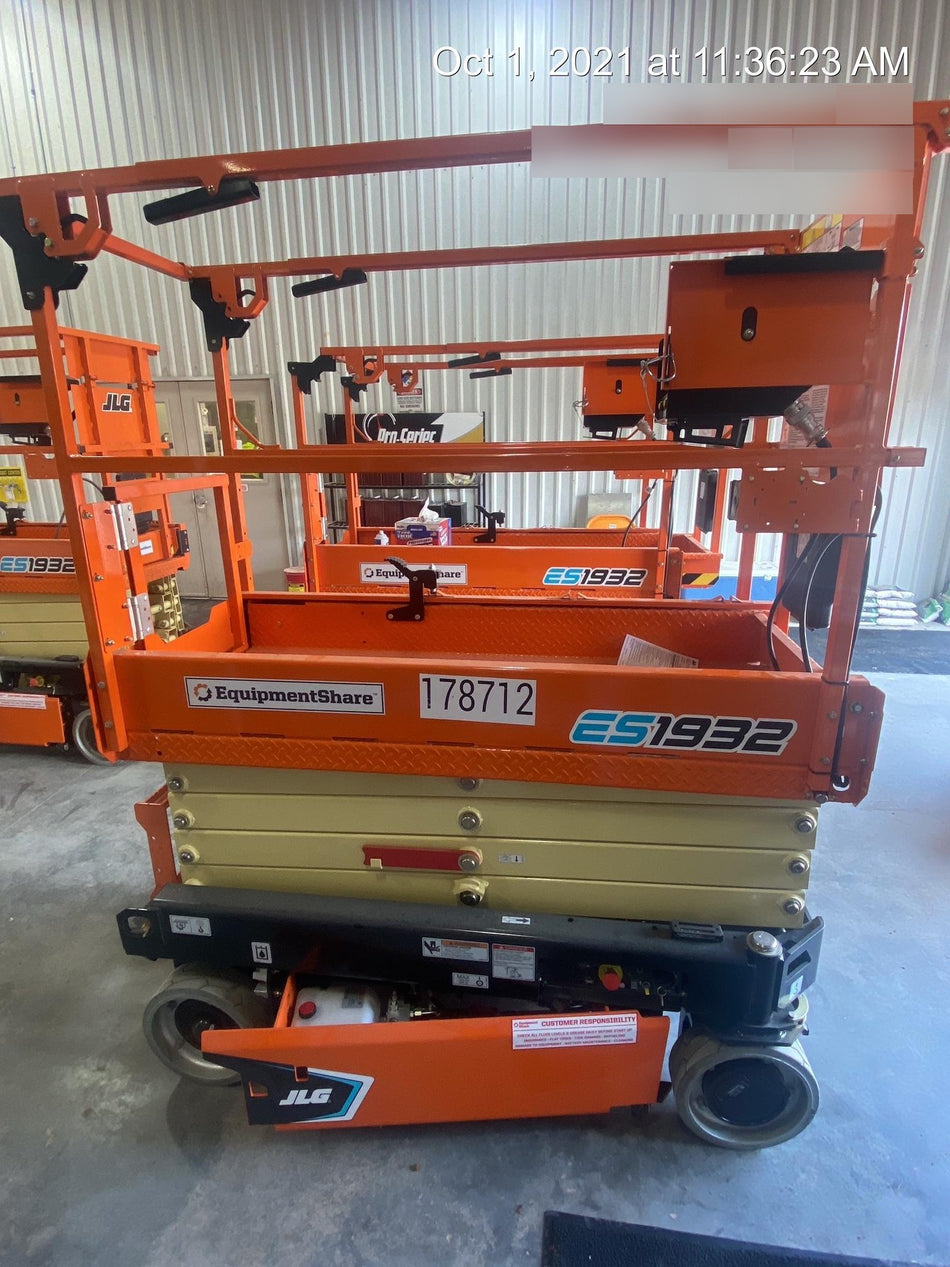 2021 JLG ES1932