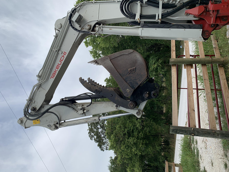 2016 TAKEUCHI TB280FR