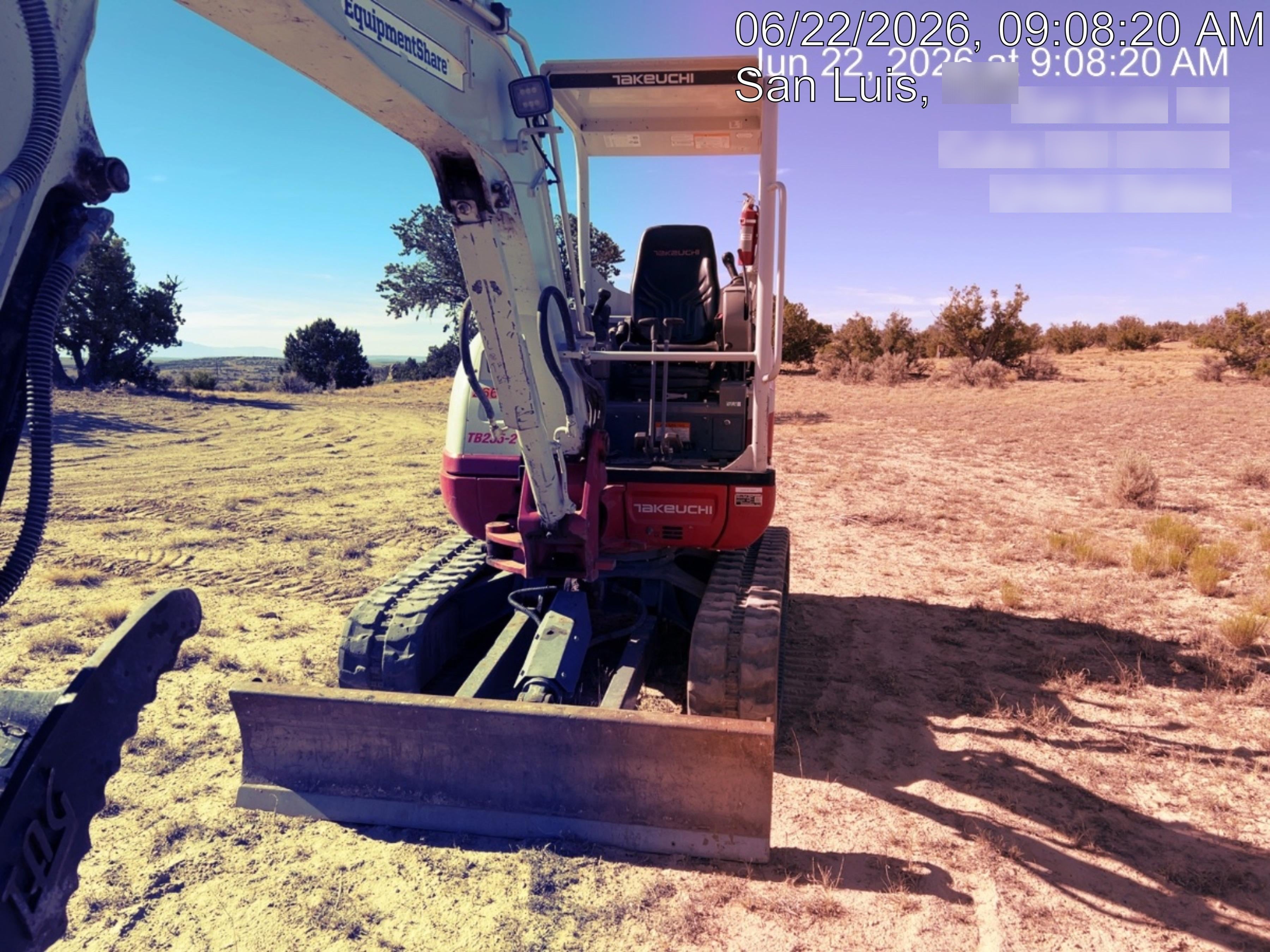 2022 TAKEUCHI TB235-2R
