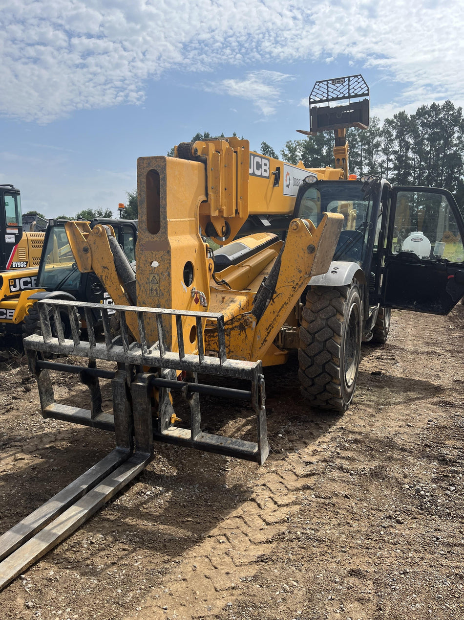 2022 JCB 510-56