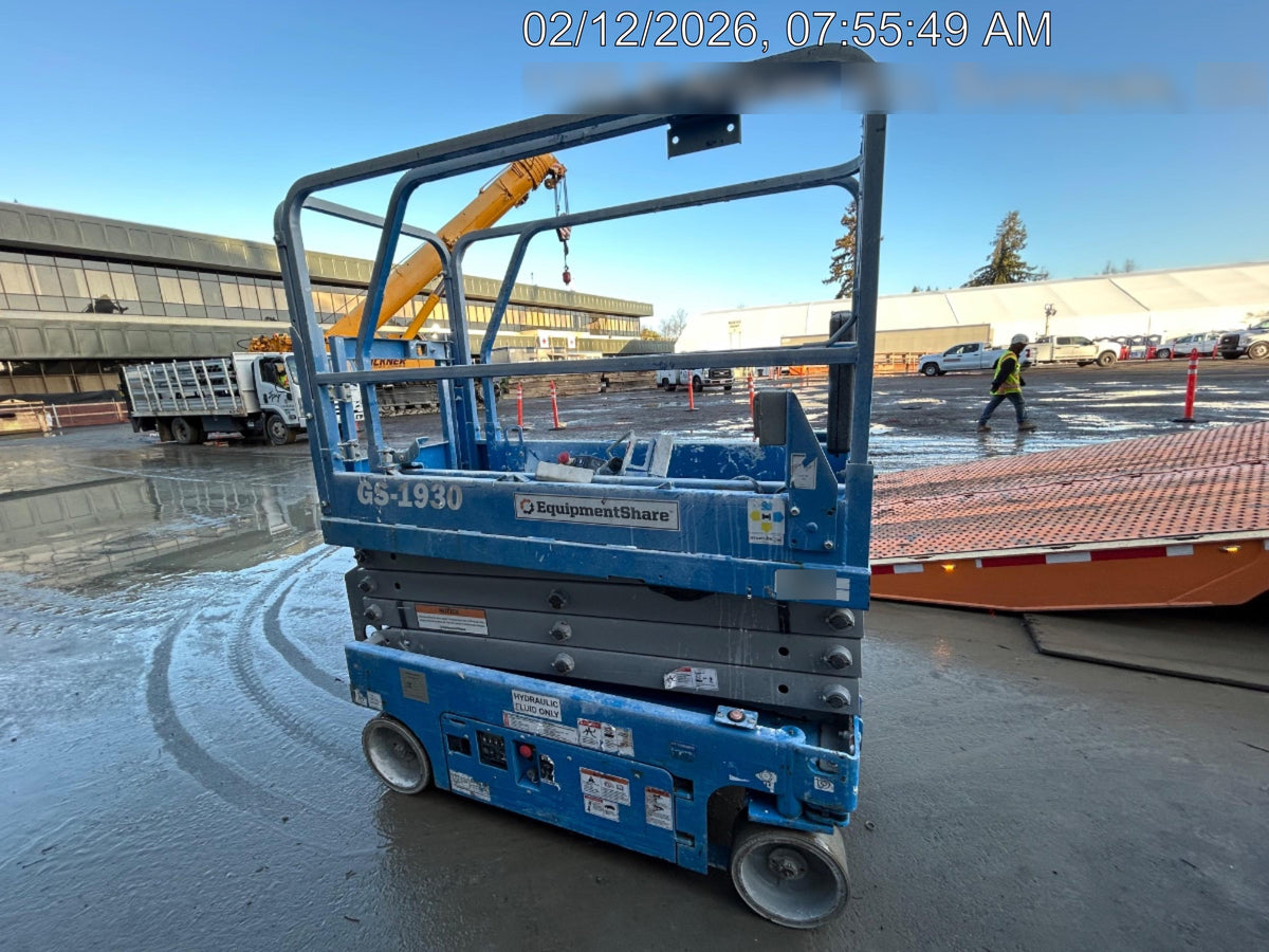 2019 Genie GS-1930 Half Height Swing Gate, 800W Inverter