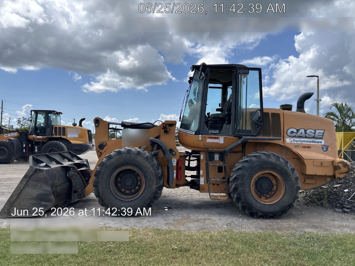 2016 CASE 621F