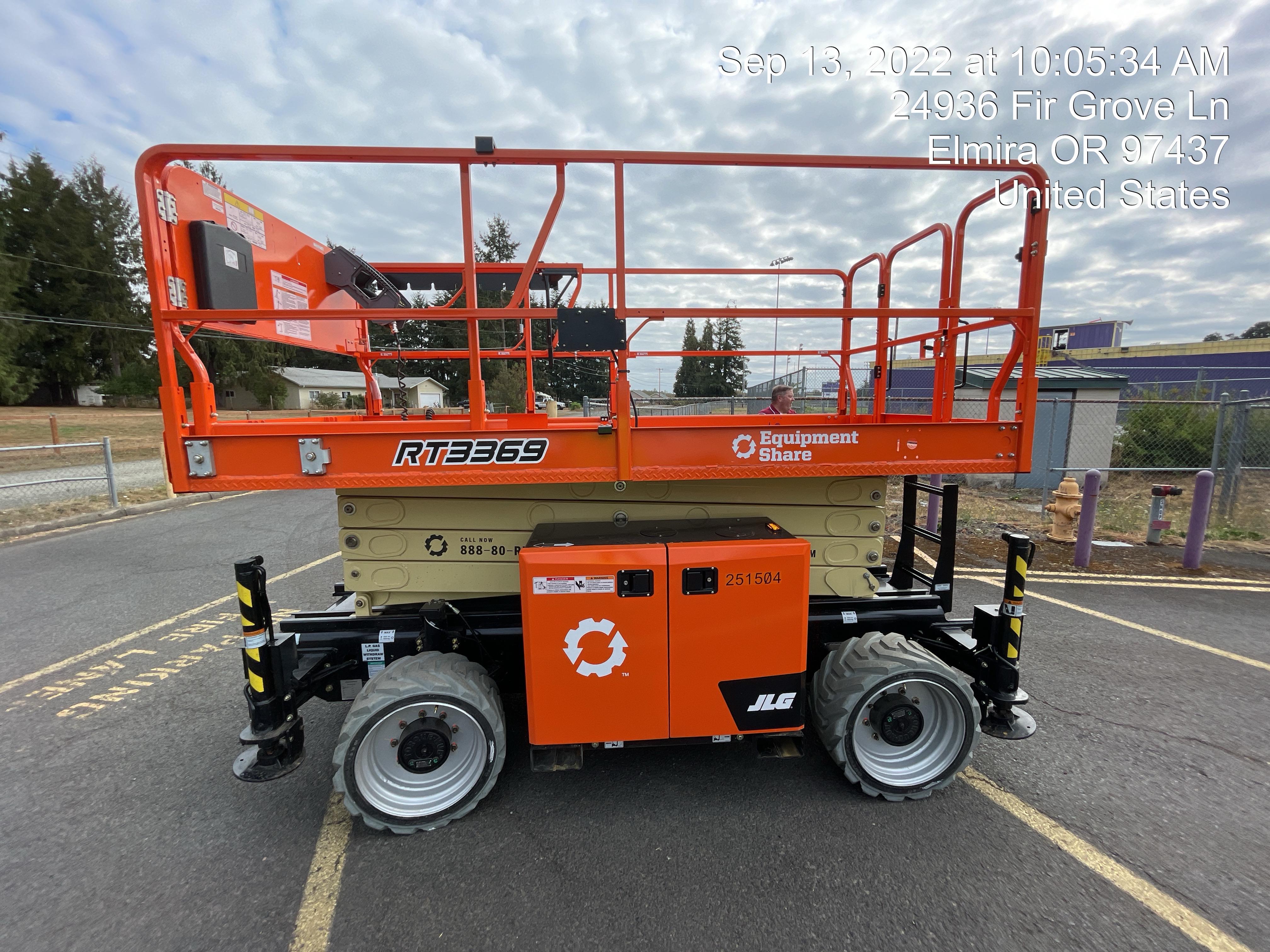 2022 JLG RT3369